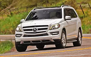  Mercedes-Benz GL350 BlueTEC US-spec - 2013