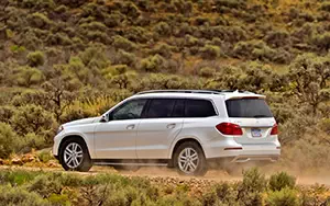   Mercedes-Benz GL350 BlueTEC US-spec - 2013