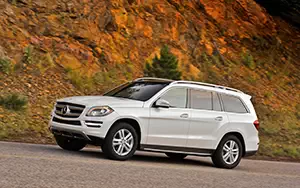   Mercedes-Benz GL350 BlueTEC US-spec - 2013