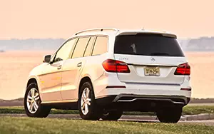  Mercedes-Benz GL350 BlueTEC US-spec - 2013