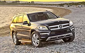   Mercedes-Benz GL450 US-spec - 2013
