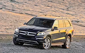   Mercedes-Benz GL450 US-spec - 2013