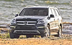   Mercedes-Benz GL450 US-spec - 2013