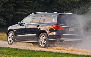   Mercedes-Benz GL450 US-spec - 2013