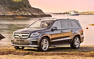   Mercedes-Benz GL550 AMG Sports Package US-spec - 2013
