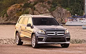   Mercedes-Benz GL550 AMG Sports Package US-spec - 2013