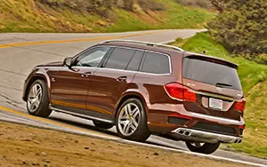   Mercedes-Benz GL63 AMG US-spec - 2013