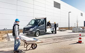   Mercedes-Benz Sprinter Flatbed - 2013