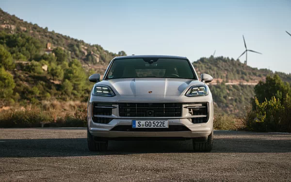 ���� ���������� Porsche Cayenne S E-Hybrid Coupe SportDesign Package - 2023