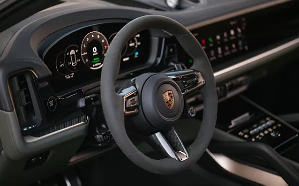 ���� ���������� Porsche Cayenne S E-Hybrid Coupe SportDesign Package - 2023