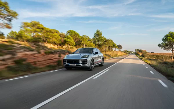 ���� ���������� Porsche Cayenne Turbo E-Hybrid Coupe - 2023