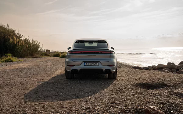 ���� ���������� Porsche Cayenne Turbo E-Hybrid Coupe - 2023
