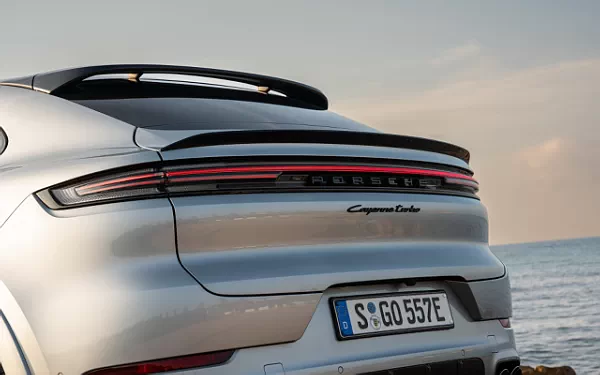 ���� ���������� Porsche Cayenne Turbo E-Hybrid Coupe - 2023