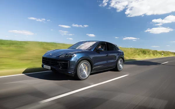 ���� ���������� Porsche Cayenne GTS Coupe (Algarve Blue Metallic) - 2024