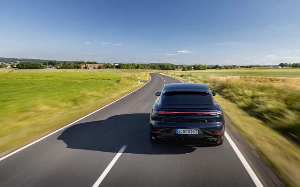 ���� ���������� Porsche Cayenne GTS Coupe (Algarve Blue Metallic) - 2024