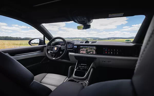 ���� ���������� Porsche Cayenne GTS Coupe (Algarve Blue Metallic) - 2024