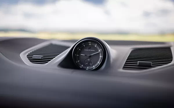 ���� ���������� Porsche Cayenne GTS Coupe (Algarve Blue Metallic) - 2024