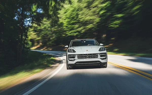 ���� ���������� Porsche Cayenne GTS Coupe - 2024