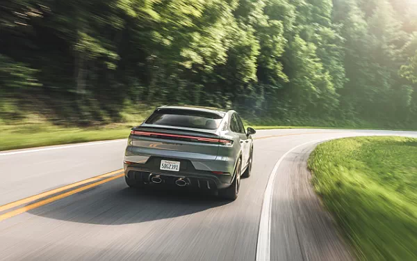 ���� ���������� Porsche Cayenne GTS Coupe - 2024