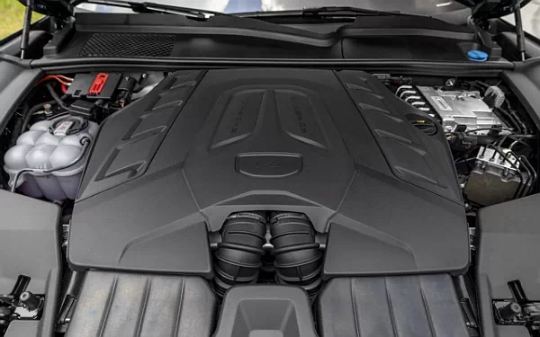 ���� ���������� Porsche Cayenne GTS Coupe - 2024