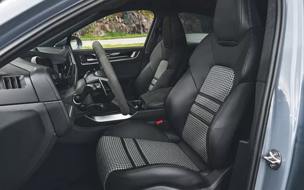 ���� ���������� Porsche Cayenne GTS Coupe - 2024