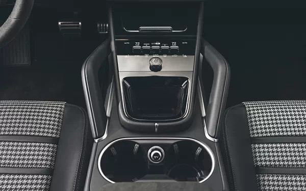 ���� ���������� Porsche Cayenne GTS Coupe - 2024