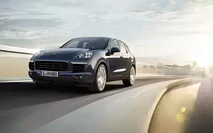   Porsche Cayenne S - 2014