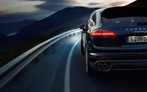   Porsche Cayenne S - 2014