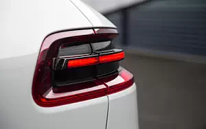   Porsche Macan Turbo - 2014