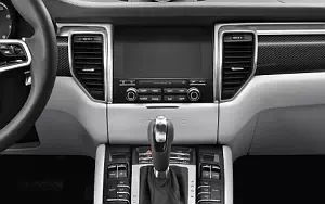   Porsche Macan Turbo - 2014