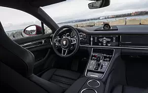   Porsche Panamera Turbo S E-Hybrid Sport Turismo (Carmine Red) - 2017