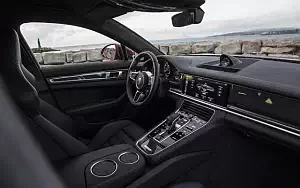   Porsche Panamera Turbo S E-Hybrid Sport Turismo (Carmine Red) - 2017