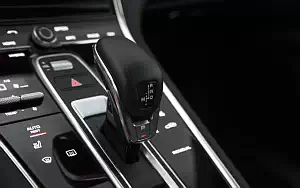   Porsche Panamera Turbo S E-Hybrid Sport Turismo (Carmine Red) - 2017