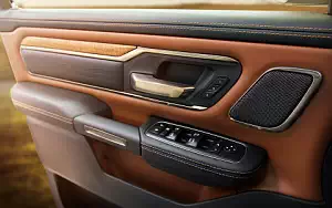 Обои автомобили Ram 1500 Laramie Longhorn Crew Cab Off Road Package - 2018