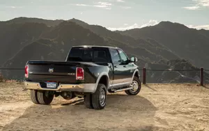   Ram 3500 Heavy Duty Laramie Crew Cab - 2014