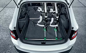 Обои автомобили Skoda Fabia Combi - 2015