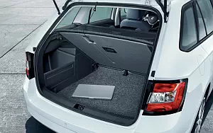 Обои автомобили Skoda Fabia Combi - 2015
