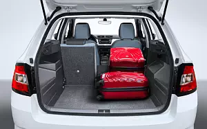 Обои автомобили Skoda Fabia Combi - 2015
