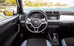 Обои автомобили Skoda Fabia Combi - 2015