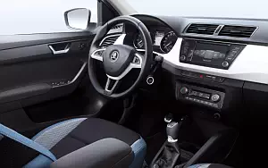 Обои автомобили Skoda Fabia Combi - 2015