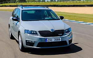   Skoda Octavia Combi RS - 2013
