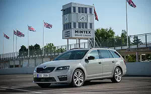   Skoda Octavia Combi RS - 2013