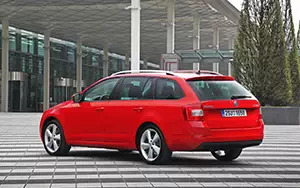   Skoda Octavia Combi - 2013