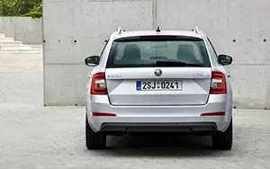   Skoda Octavia Combi - 2013
